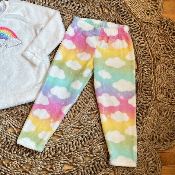 BMAGICAL by btween Fuzzy 2-PC Pajamas XS - Picture 3 of 5